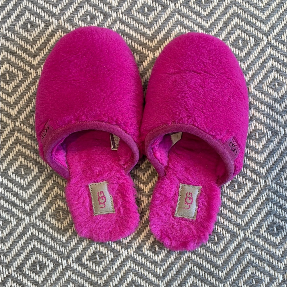 UGG Women’s Hot Pink Plush Slide Slippers